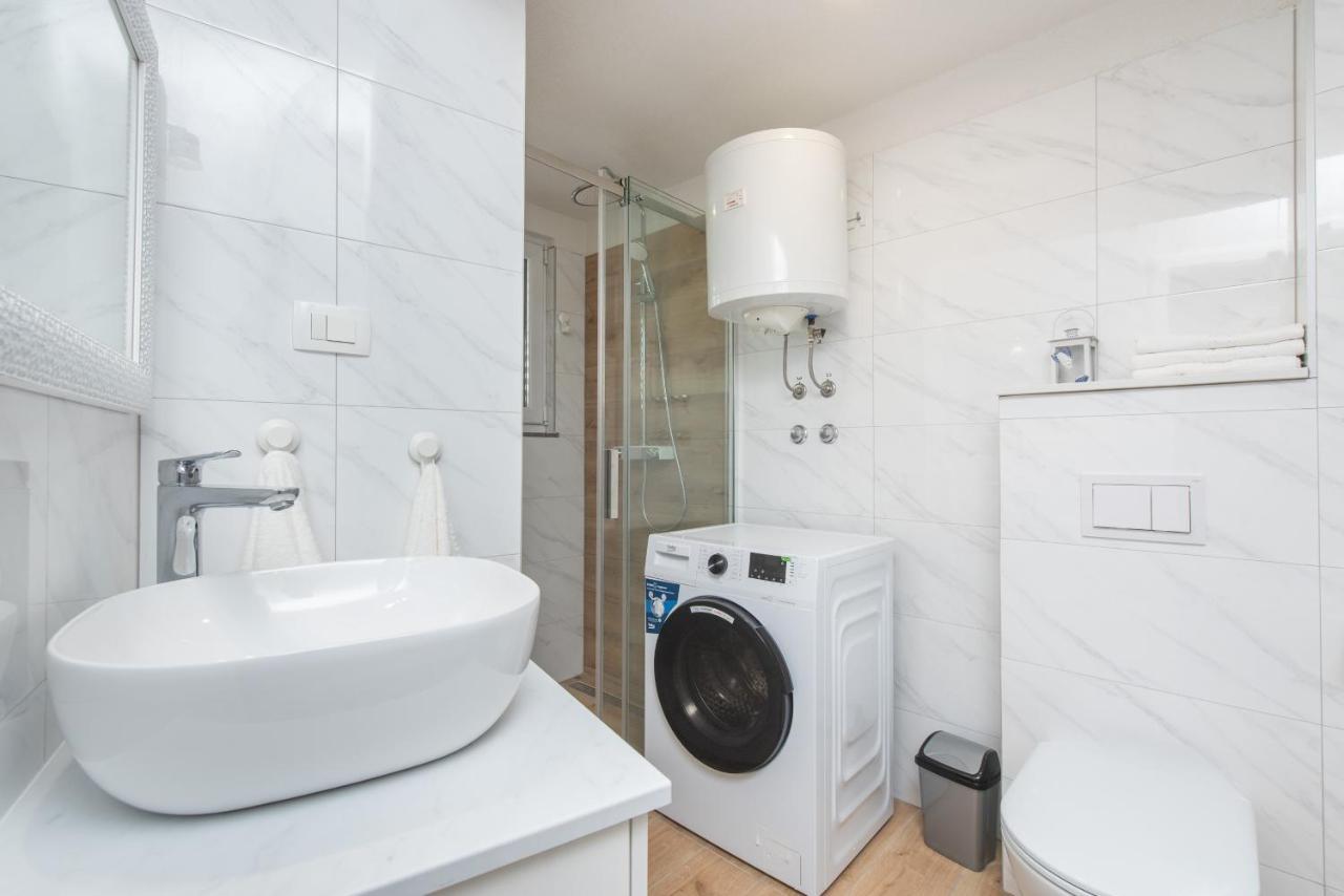 Apartmani Mara Kaštela 外观 照片