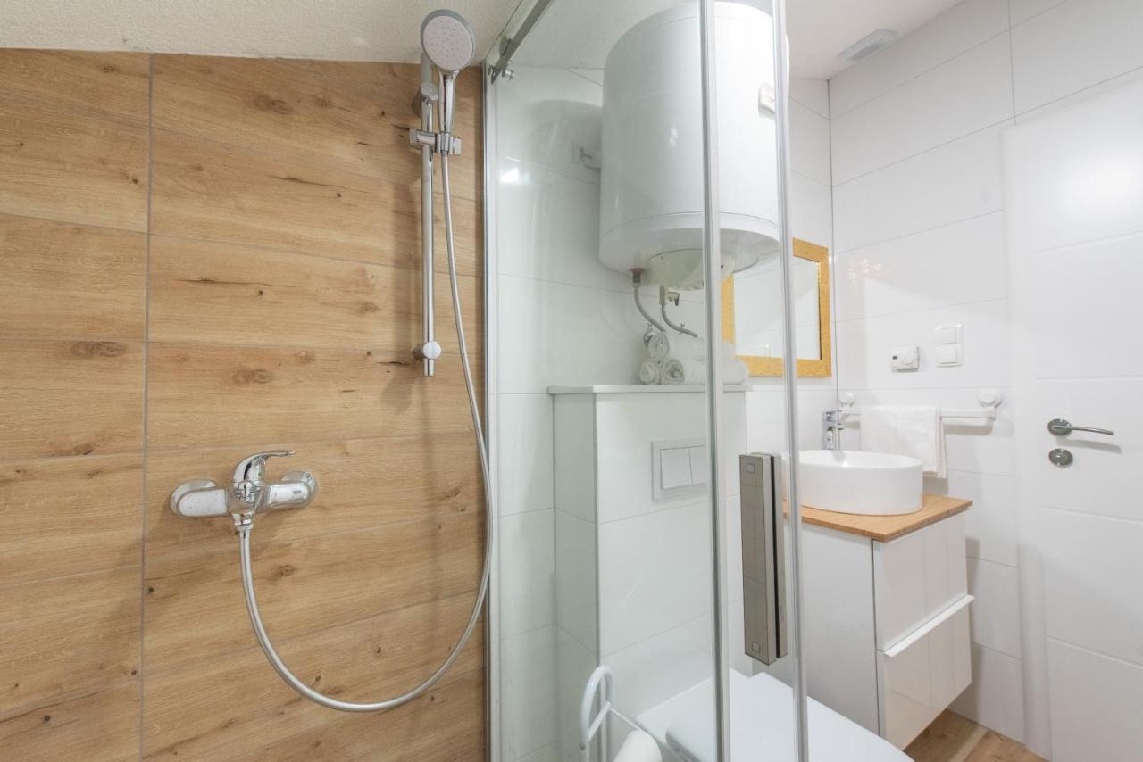 Apartmani Mara Kaštela 外观 照片