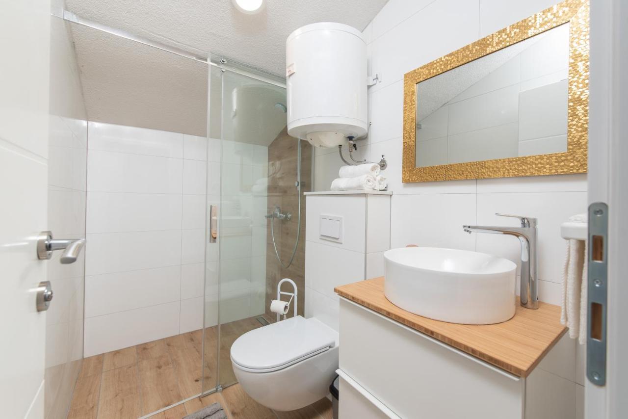 Apartmani Mara Kaštela 外观 照片