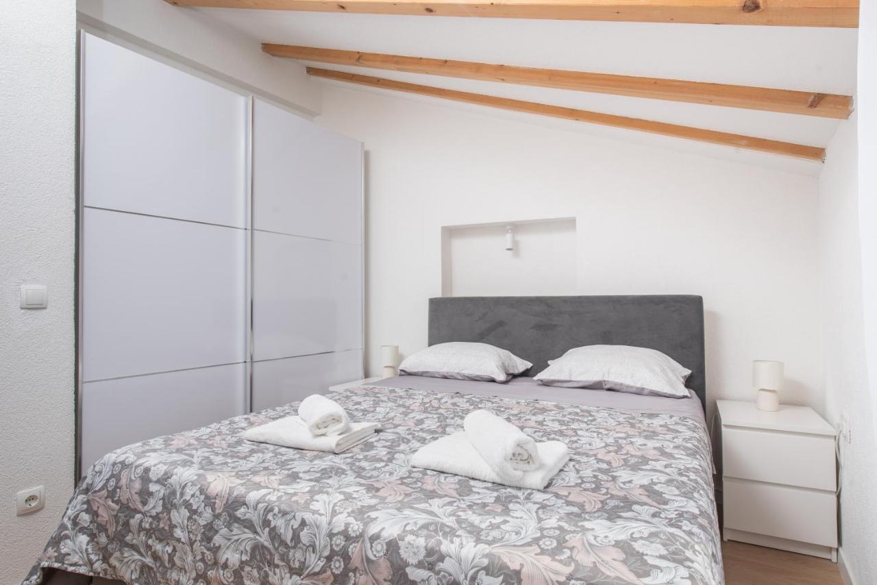 Apartmani Mara Kaštela 外观 照片