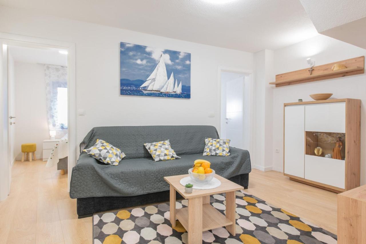 Apartmani Mara Kaštela 外观 照片