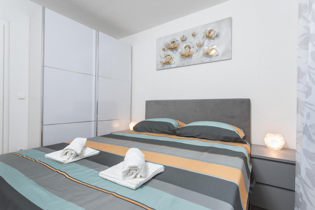 Apartmani Mara Kaštela 外观 照片