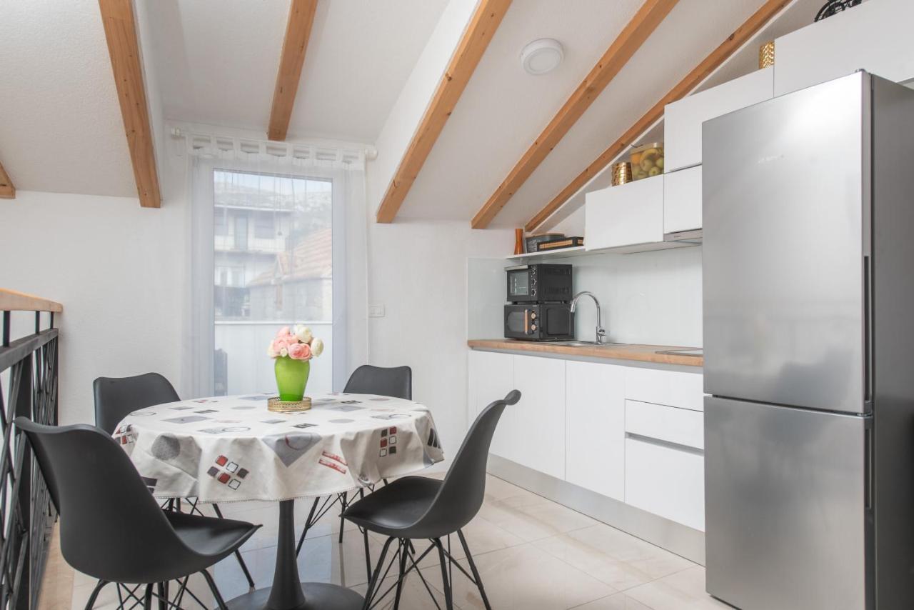 Apartmani Mara Kaštela 外观 照片